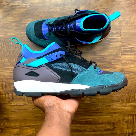 Nike Other - Nike Air Revaderchi.